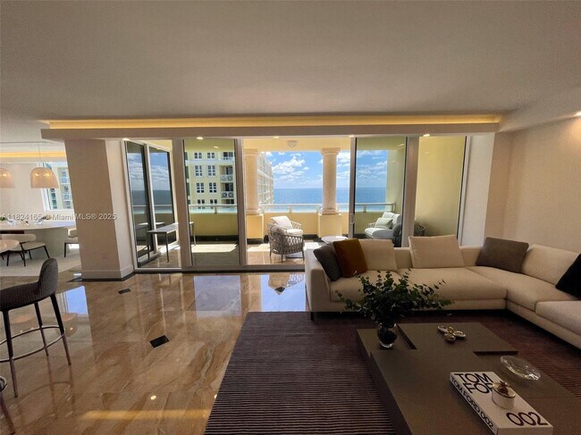Building Photo - 445 Grand Bay Dr