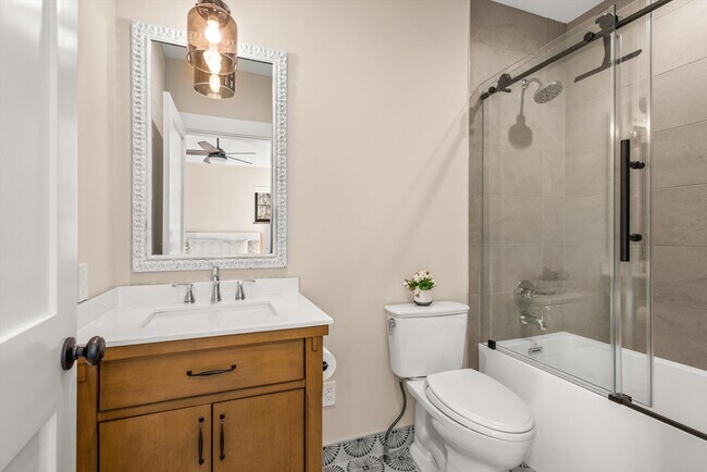 Building Photo - 106 Castle View Dr