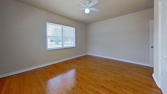 Building Photo - Cute and Charming Apartment in St. Nicholas