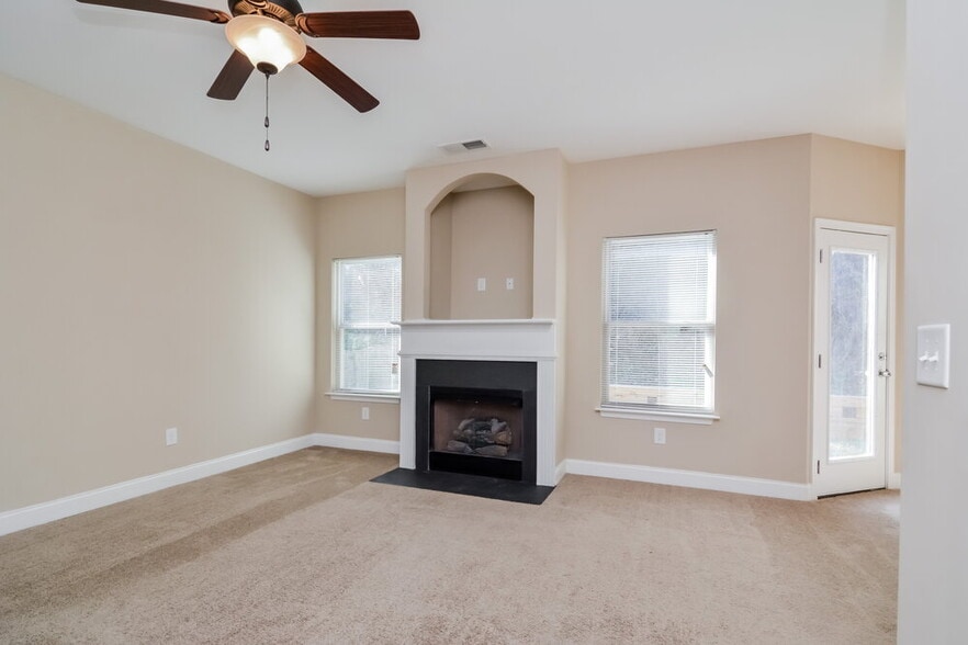 Building Photo - 125 Bethany Manor Dr