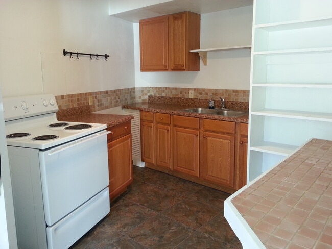 Building Photo - 2203 Montclair Drive, Sarasota, FL 34231