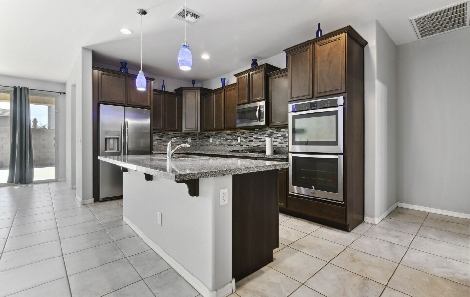 Building Photo - 7707 S 37th St
