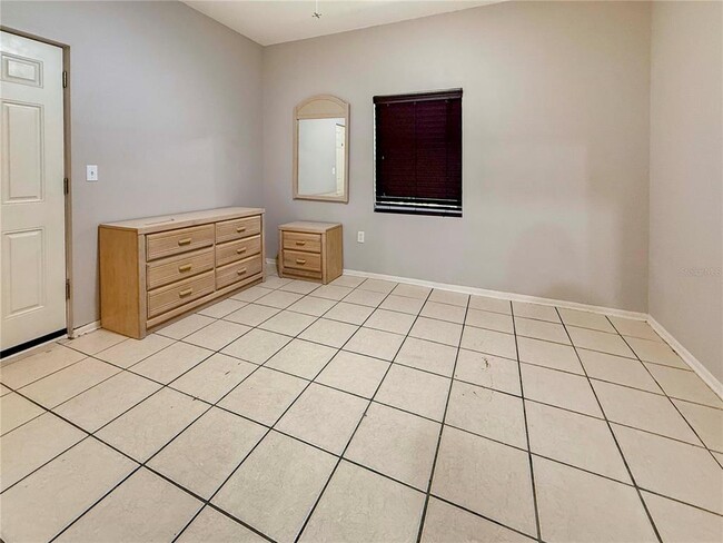 Building Photo - 2909 Lynnhurst St