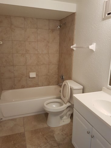 Building Photo - 160 Beaty Ct