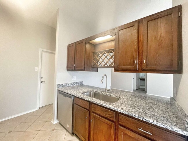 Building Photo - Spacious 2-Story Home – Move-In Ready!