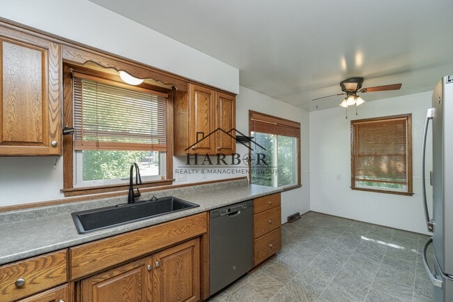 Building Photo - Single Family Home - Coming Soon!