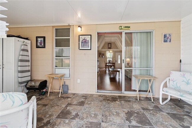 Building Photo - 3821 Club Cir