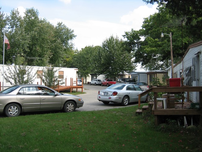 Building Photo - Silver Lake Mobile Home Park