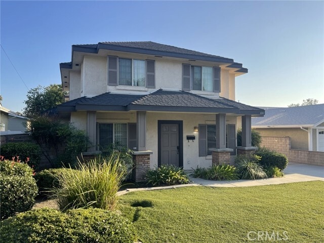 Building Photo - 614 Royal Oaks Dr