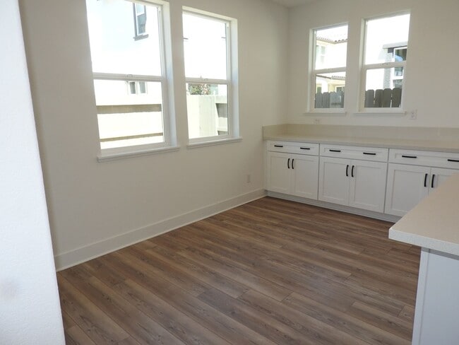 Building Photo - Brand New Smart Home in Granite Bay Beauty With Solar!!