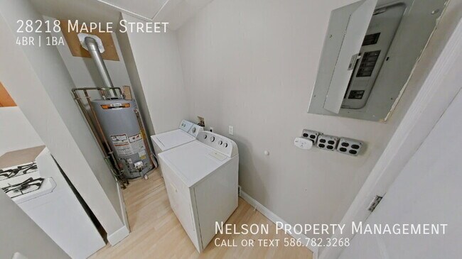 Building Photo - 28218 Maple St