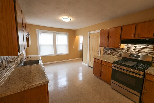 Primary Photo - 42 Corona St