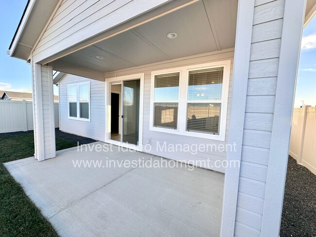 Building Photo - Brand new construction home available now!