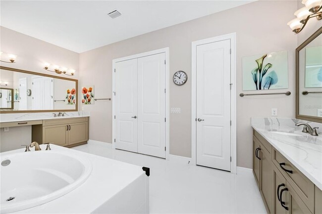 Building Photo - 15469 Shorebird Ln