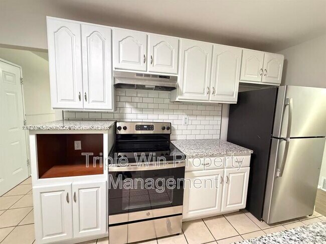 Building Photo - 10805 Landseer Dr