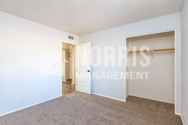 Building Photo - Great Home With NO HOA