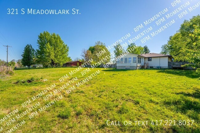 Building Photo - 3 Bedroom, 2 Bathroom Home, Fair Grove MO