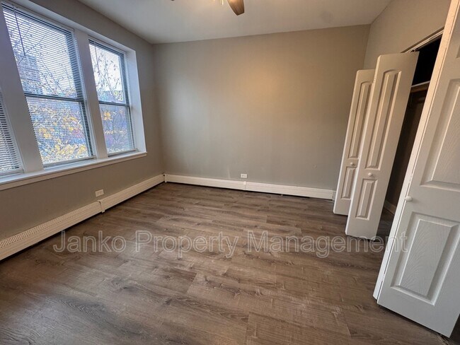 Building Photo - 5647 W Washington Blvd