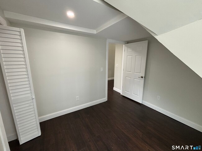 Building Photo - 241 Lewis St