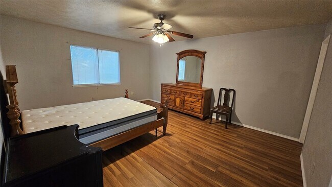 Building Photo - 15303 Gran Vista Dr