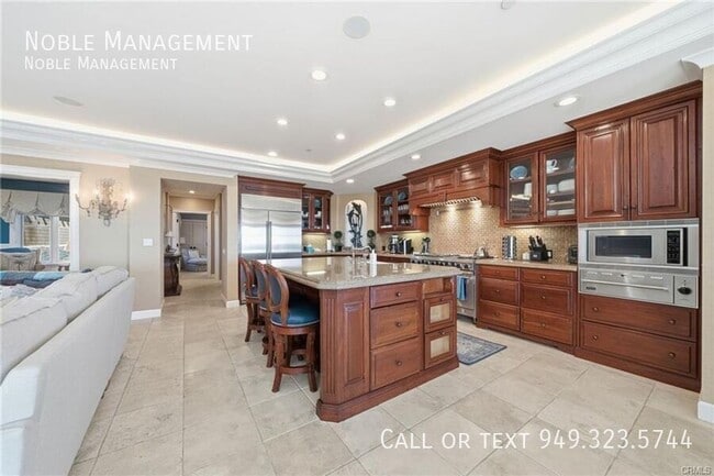 Building Photo - 5 Stickley Dr