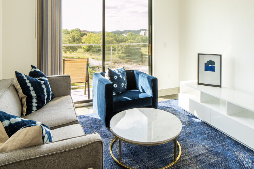 1 BR, 1 BA - 686 SF - The Hudson on Lake Travis (WATERFRONT!)