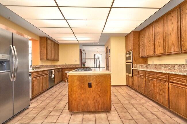 Building Photo - 23109 Cardinal Rd