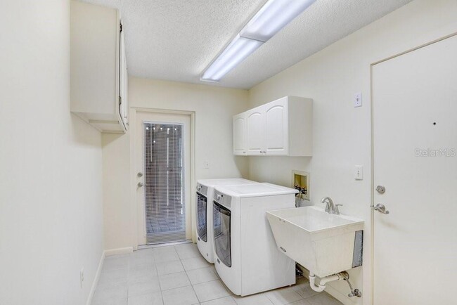 Building Photo - 13919 Wellesford Way