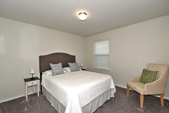 Building Photo - 7807 Cottonwood Ridge