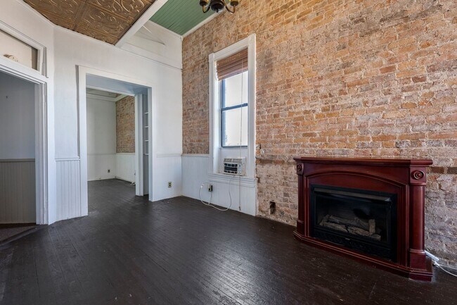 Building Photo - 103 Holcomb St