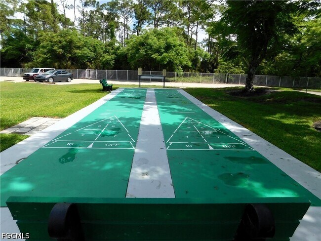 Building Photo - 10525 Putnam Ct