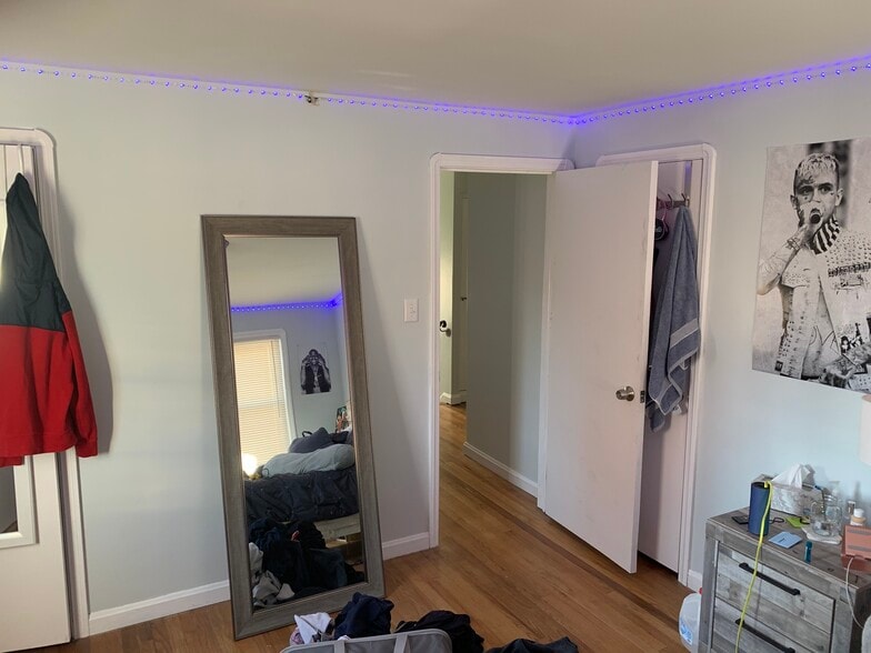 Bedroom 3 - 4302 Silsby Rd