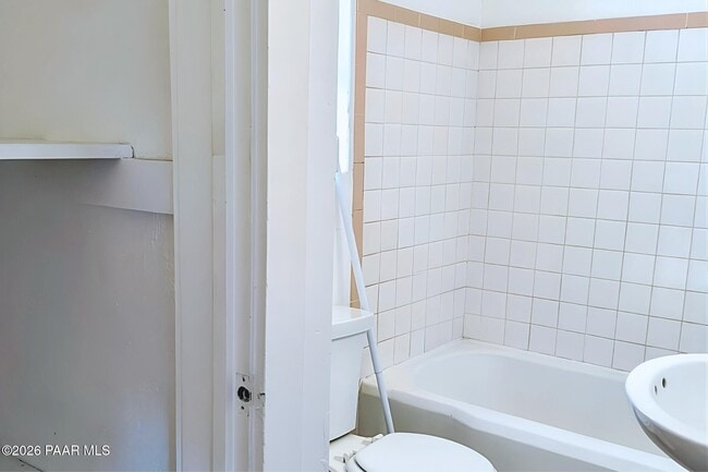 Building Photo - 3433 E Pima St