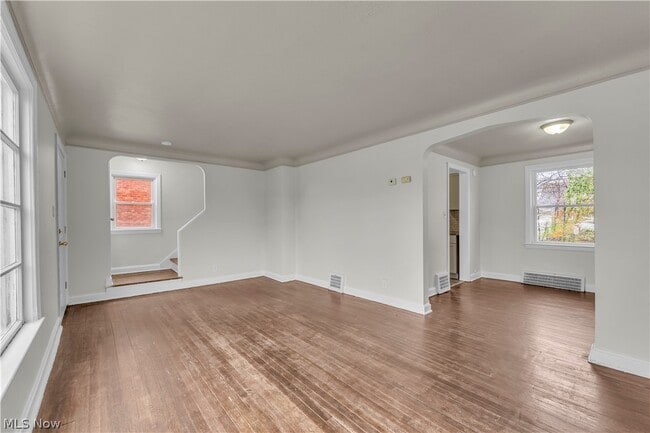 Building Photo - 21206 Hillgrove Ave
