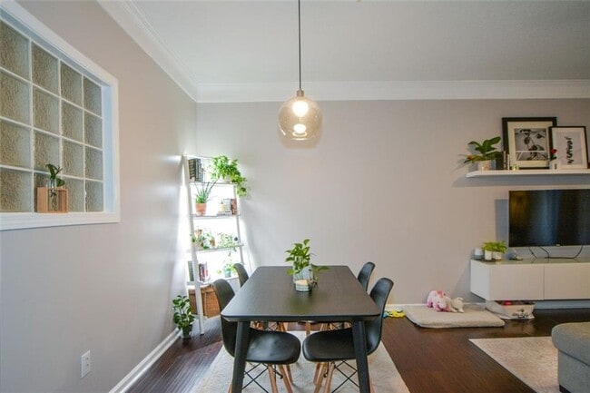 Building Photo - 400 17th St NW