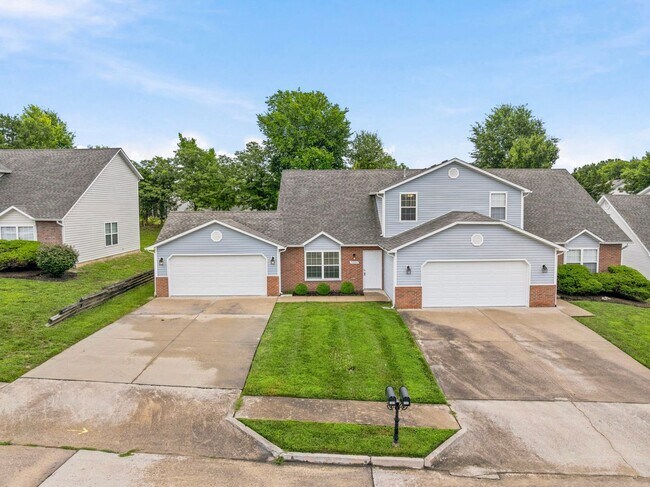 Building Photo - 5004-5006 Betty Jean Way