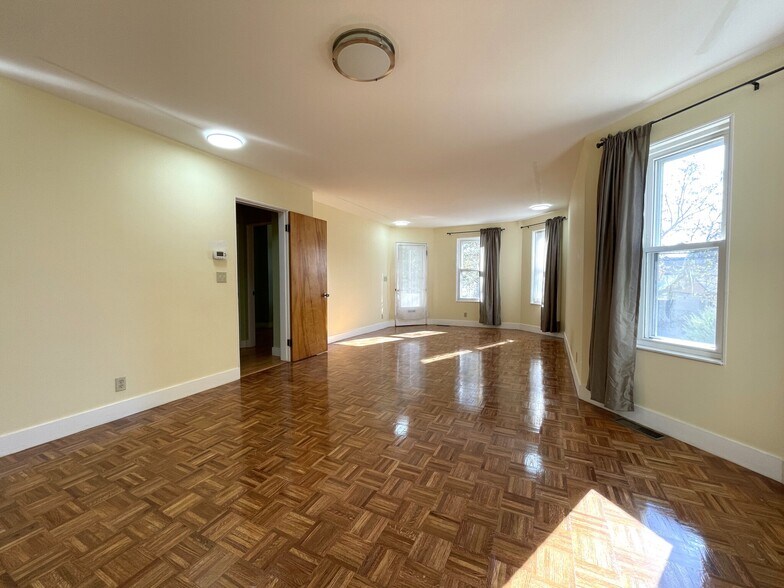 Building Photo - 10 Packard Ave