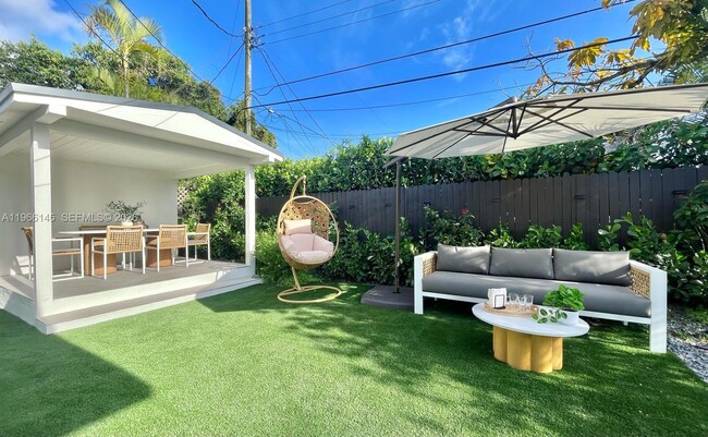 Building Photo - 1420 SW 17th St