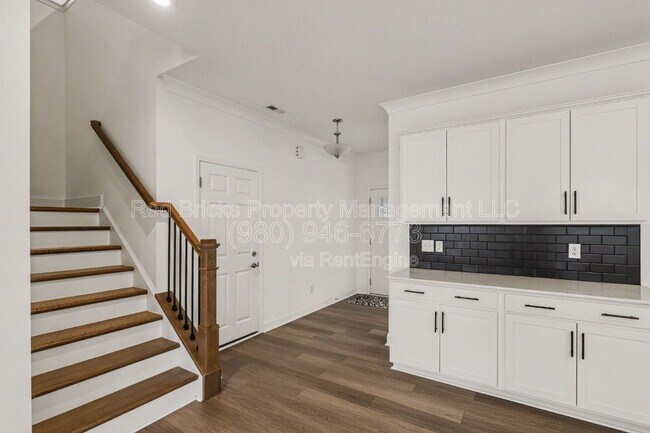 Building Photo - 15020 Sycamore Crossing Ct