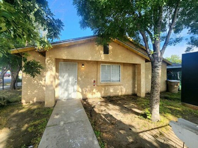 Primary Photo - 928 K St