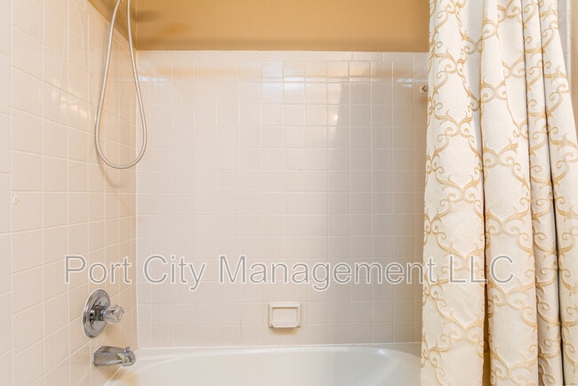 Building Photo - 6732 Cozy Ln