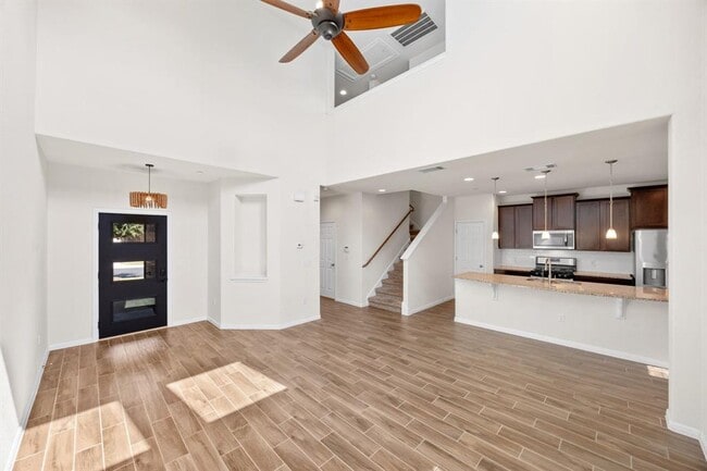 Building Photo - 2304 S Lakeline Blvd