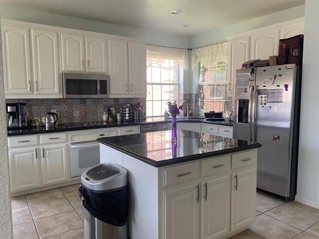 Building Photo - 3113 Stinson Dr
