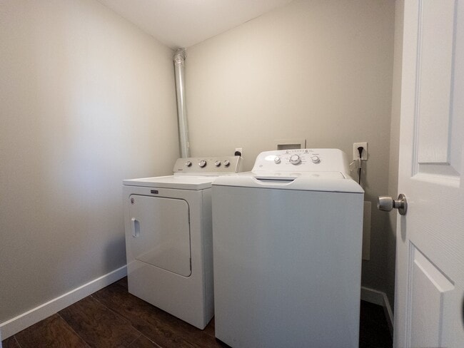 Laundry Room - 405 at Main
