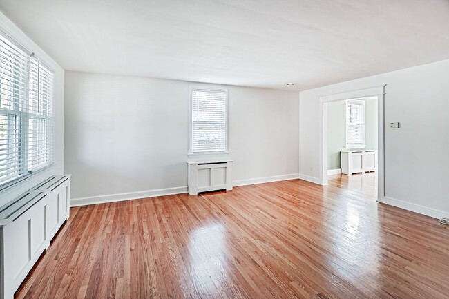 Building Photo - 1700 Beech St