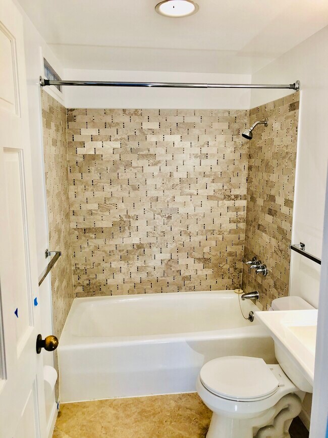 Building Photo - 2700 4th Ave