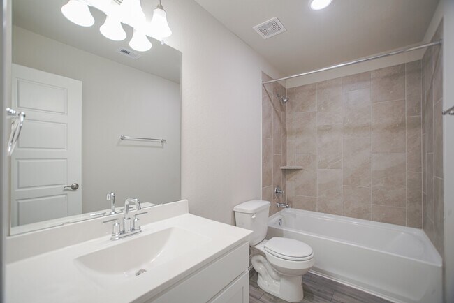 Building Photo - 17112 Coneflower Pl