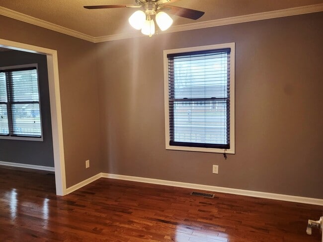 Building Photo - 115 Sabel Cir
