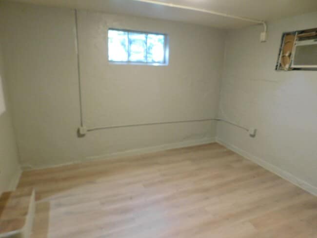 Building Photo - Recently updated 1 bedroom apartment in Wi...
