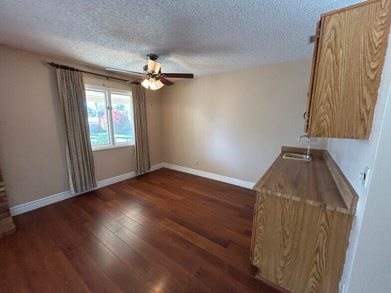 Building Photo - 12138 S Tomi Dr